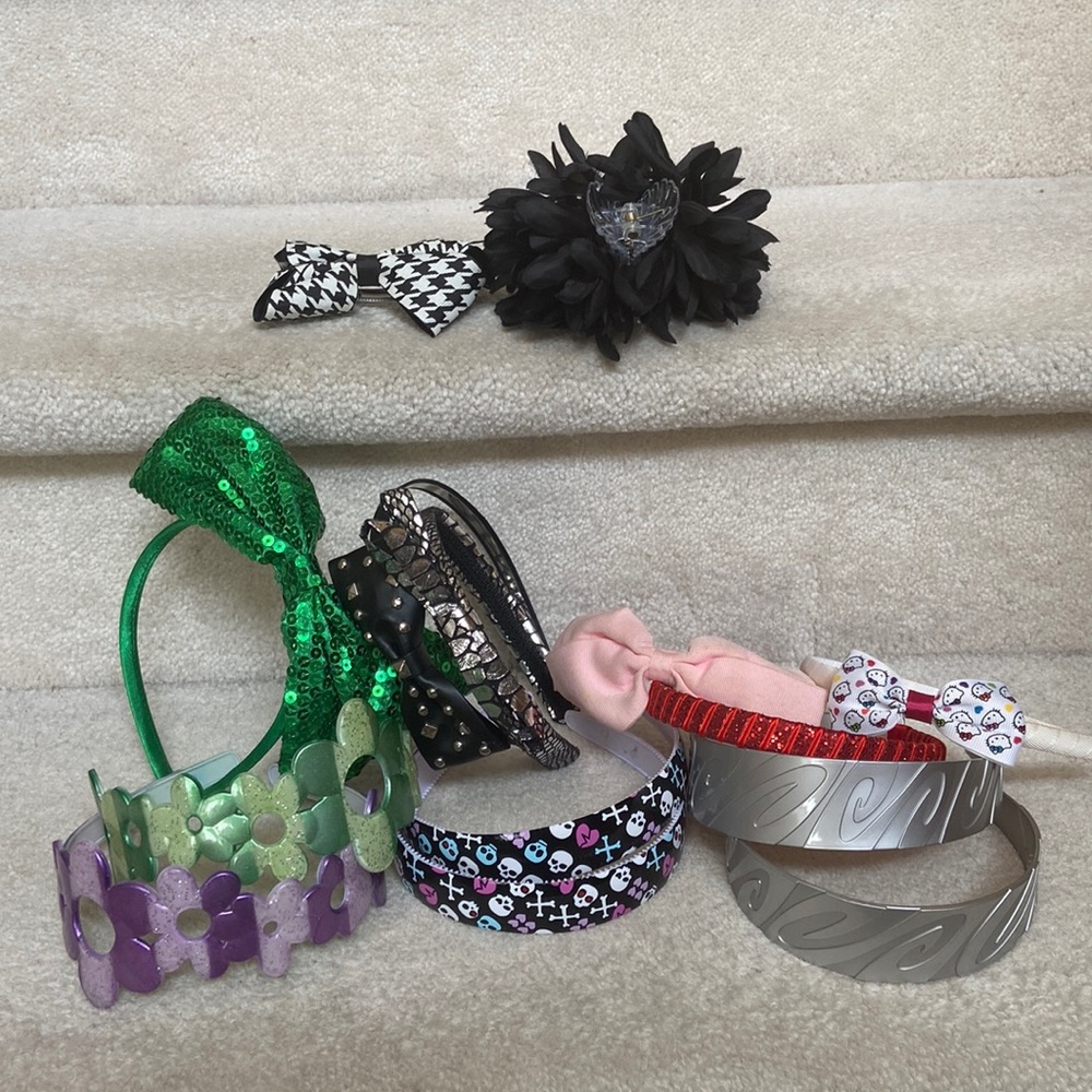 assorted hair accessories / hair clips / ties / headbands